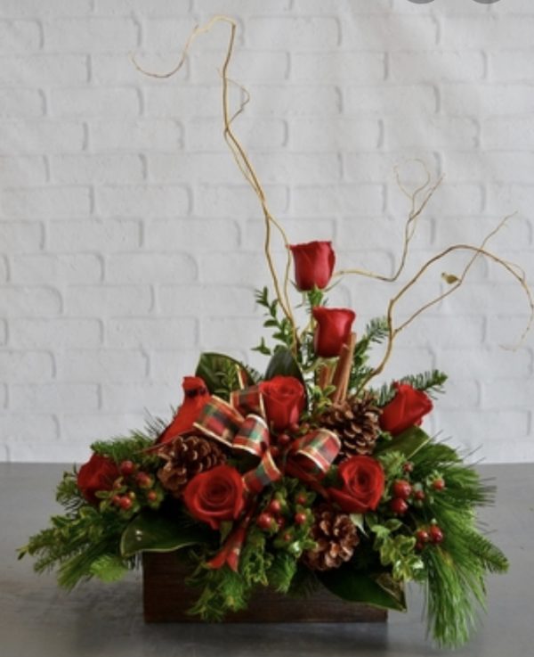 Mountain View Christmas Arrangement